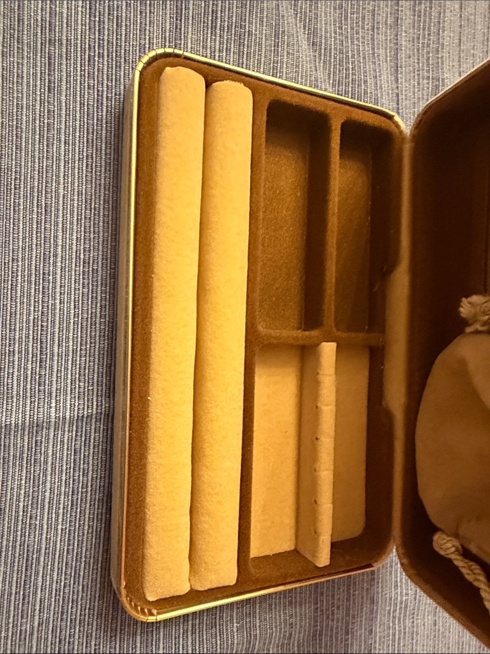 Velvet Jewelry Travel Case in cream and Brown - Picture 3 of 8